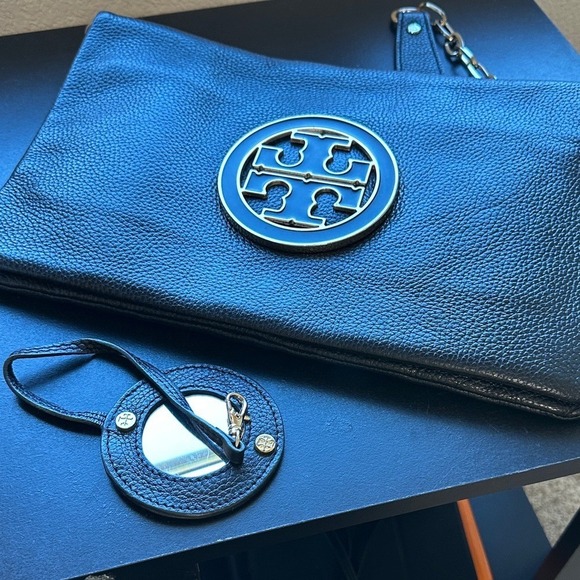 Tory Burch Reva Black Pebbled Leather Clutch Gold Chain Shoulder Bag Logo